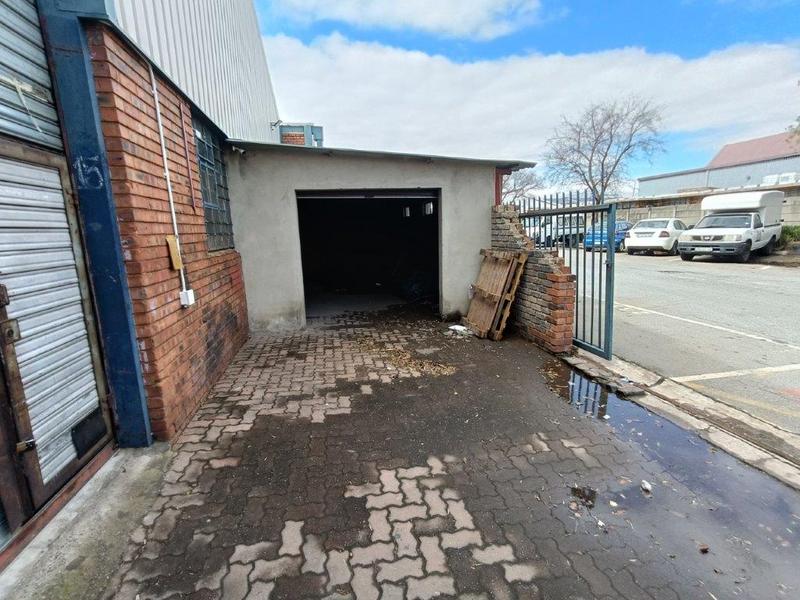 To Let Commercial Property for Rent in Robertville Gauteng