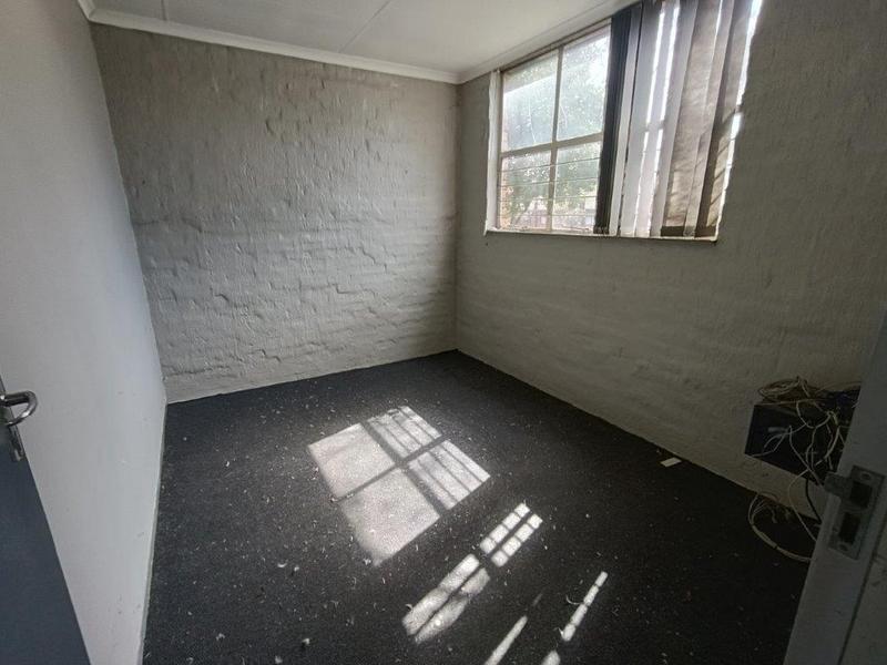 To Let Commercial Property for Rent in Robertville Gauteng