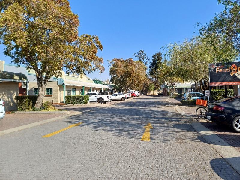 To Let Commercial Property for Rent in Hennopspark Gauteng