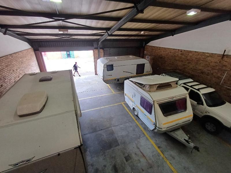 To Let Commercial Property for Rent in Hennopspark Gauteng
