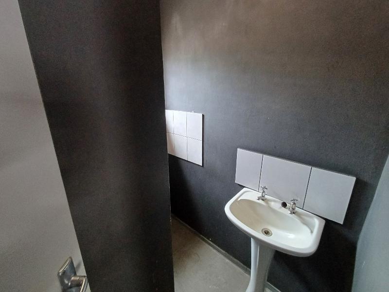 To Let Commercial Property for Rent in Hennopspark Gauteng