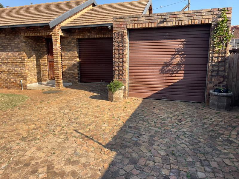 To Let 2 Bedroom Property for Rent in Rooihuiskraal North Gauteng