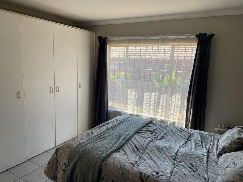 To Let 2 Bedroom Property for Rent in Rooihuiskraal North Gauteng