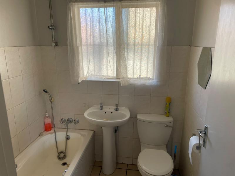 To Let 2 Bedroom Property for Rent in Rooihuiskraal North Gauteng