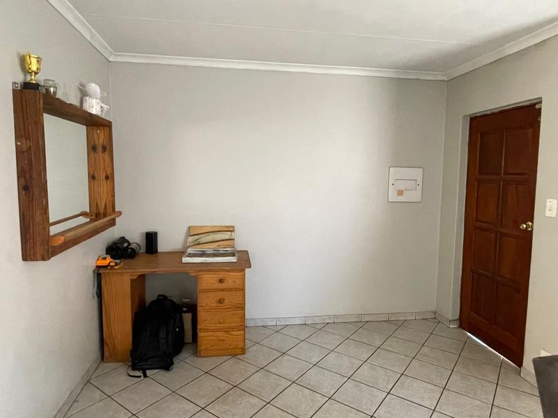 To Let 2 Bedroom Property for Rent in Rooihuiskraal North Gauteng