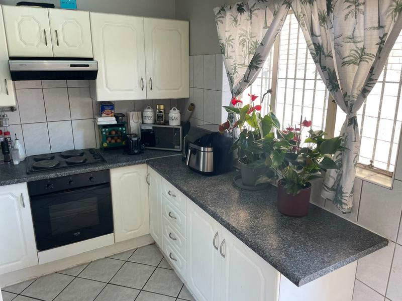 To Let 2 Bedroom Property for Rent in Rooihuiskraal North Gauteng