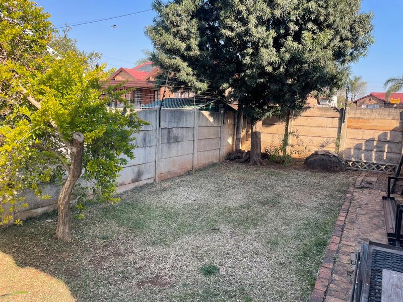 To Let 2 Bedroom Property for Rent in Rooihuiskraal North Gauteng