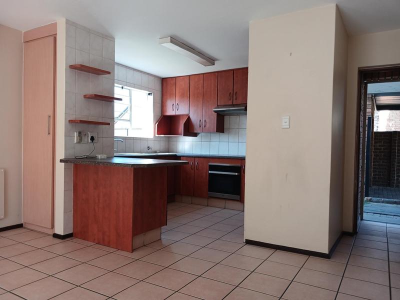 To Let 3 Bedroom Property for Rent in Bonaero Park Gauteng