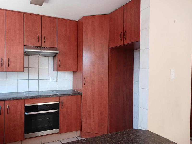 To Let 3 Bedroom Property for Rent in Bonaero Park Gauteng