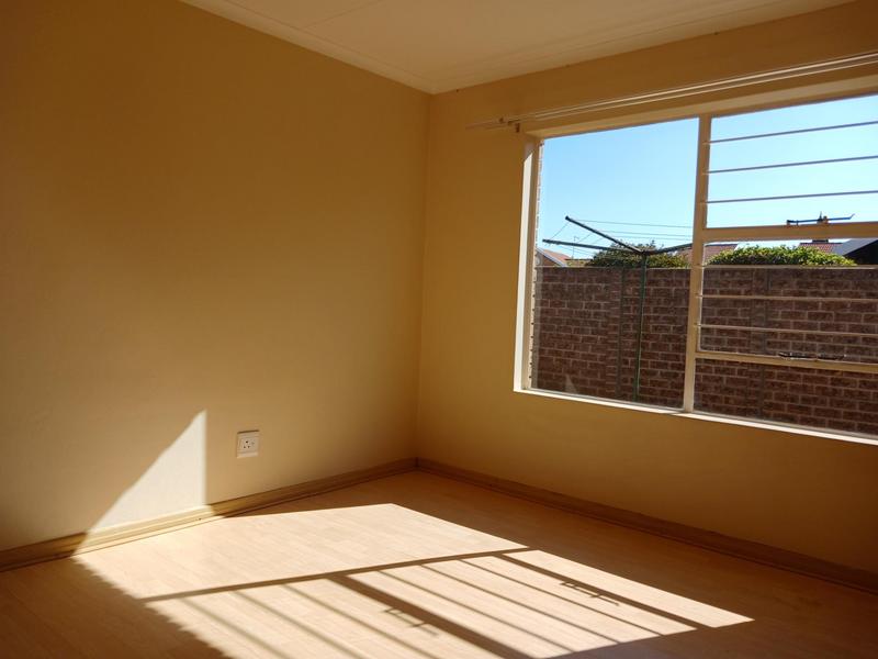To Let 3 Bedroom Property for Rent in Bonaero Park Gauteng
