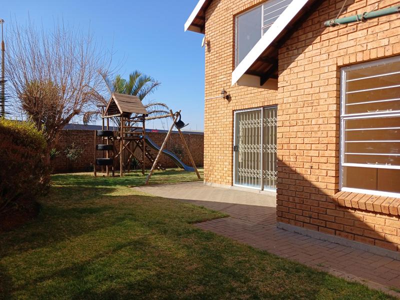 To Let 3 Bedroom Property for Rent in Bonaero Park Gauteng