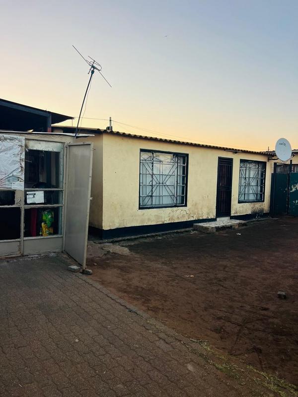 7 Bedroom Property for Sale in Tokoza Gauteng