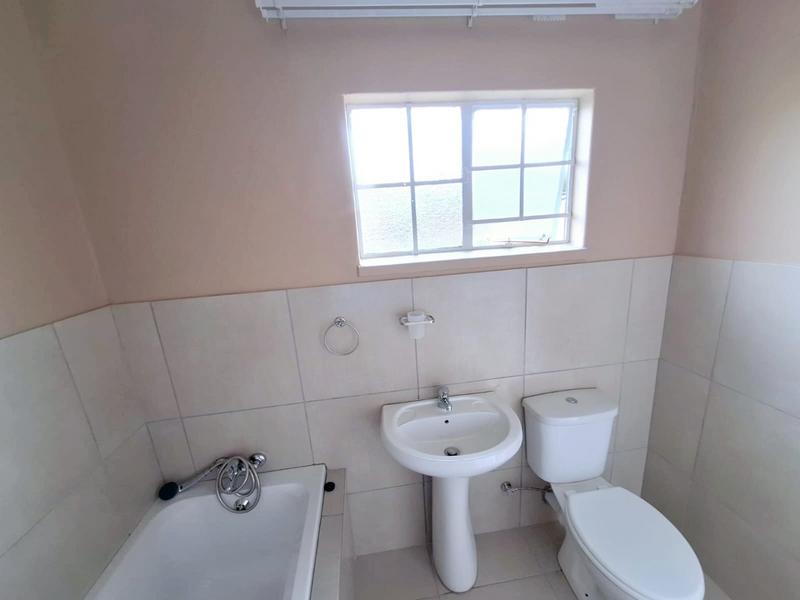 4 Bedroom Property for Sale in Vanderbijlpark Cw 6 Gauteng