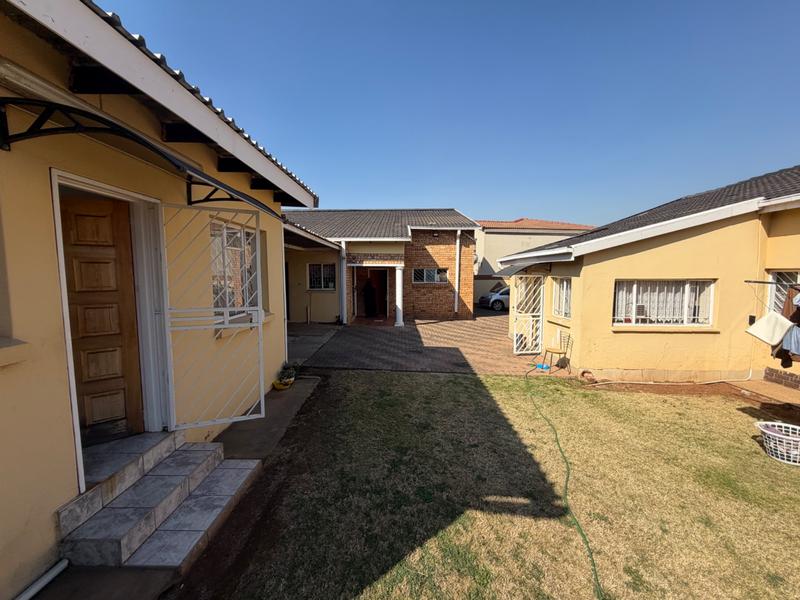4 Bedroom Property for Sale in Erasmia Gauteng
