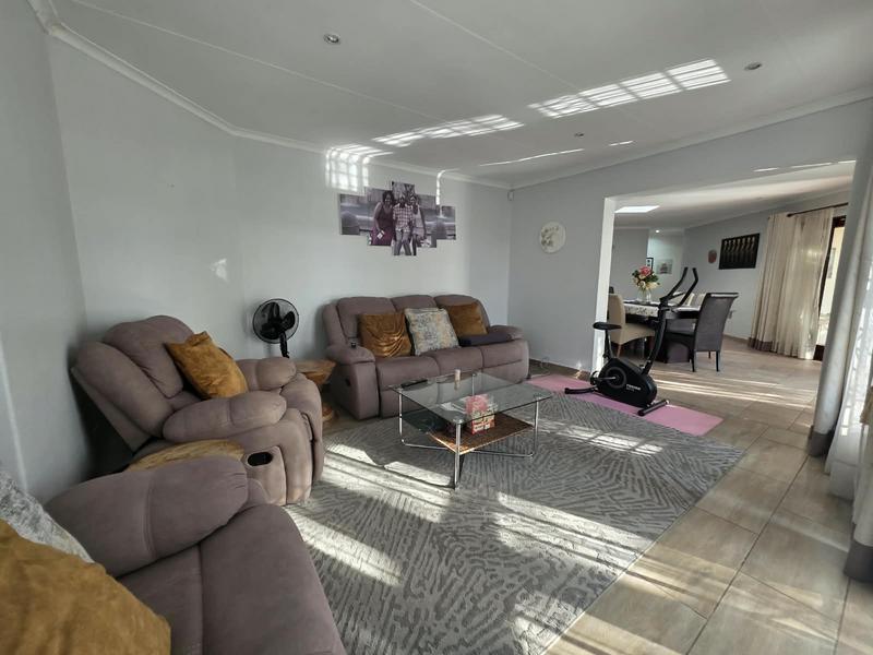 To Let 4 Bedroom Property for Rent in Sunninghill Gauteng