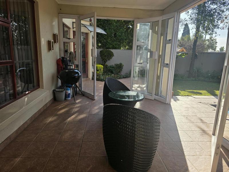 To Let 4 Bedroom Property for Rent in Sunninghill Gauteng