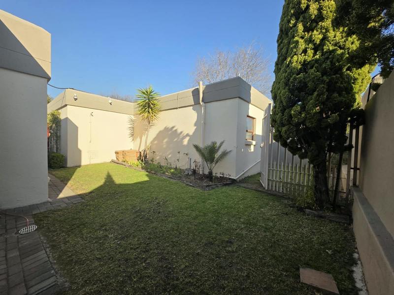 To Let 4 Bedroom Property for Rent in Sunninghill Gauteng