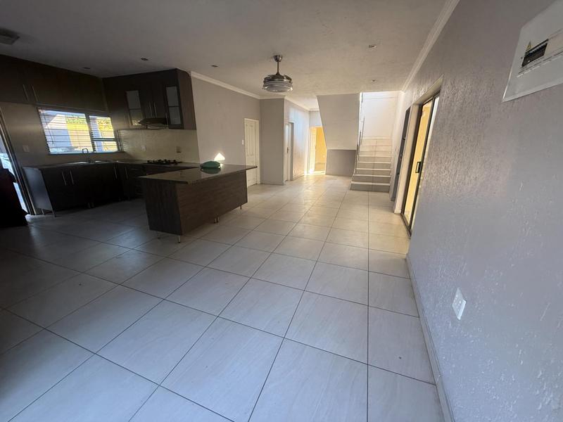 To Let 6 Bedroom Property for Rent in The Reeds Gauteng