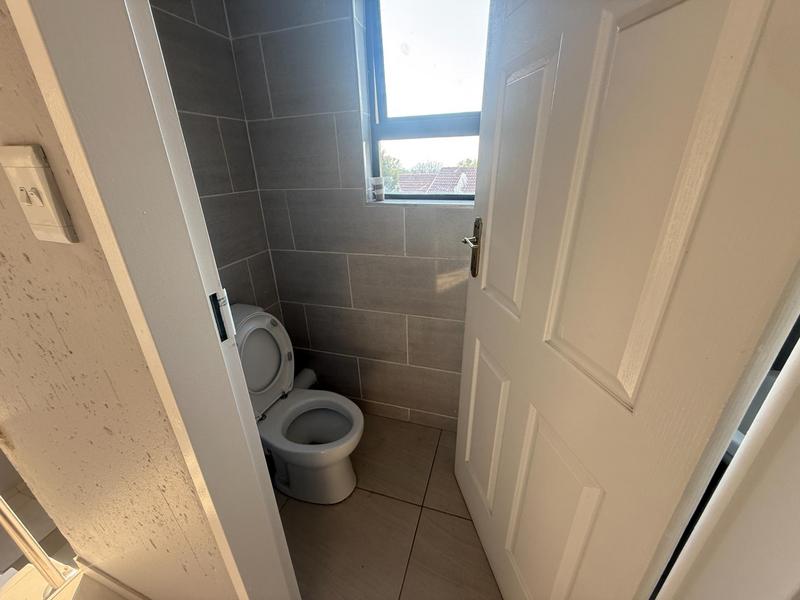To Let 6 Bedroom Property for Rent in The Reeds Gauteng