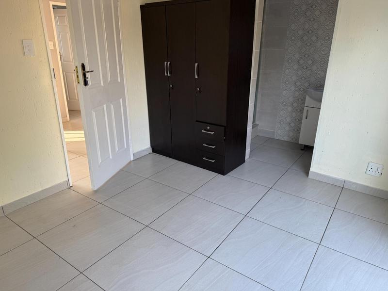 To Let 6 Bedroom Property for Rent in The Reeds Gauteng