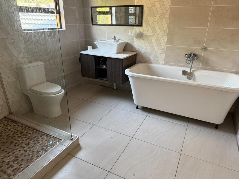 To Let 6 Bedroom Property for Rent in The Reeds Gauteng