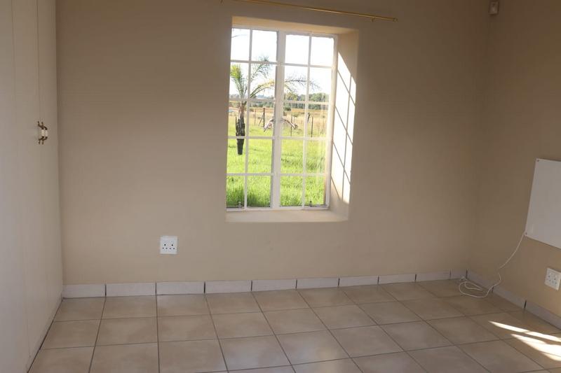 2 Bedroom Property for Sale in Knopjeslaagte Gauteng