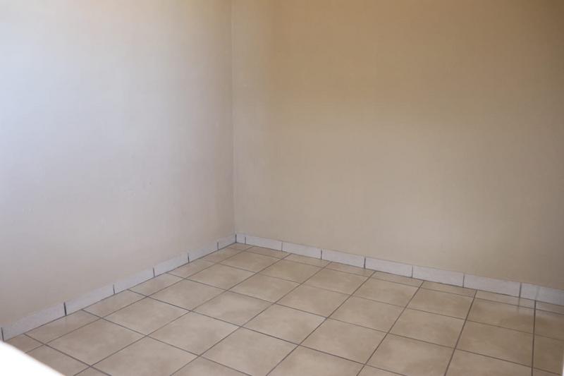 2 Bedroom Property for Sale in Knopjeslaagte Gauteng