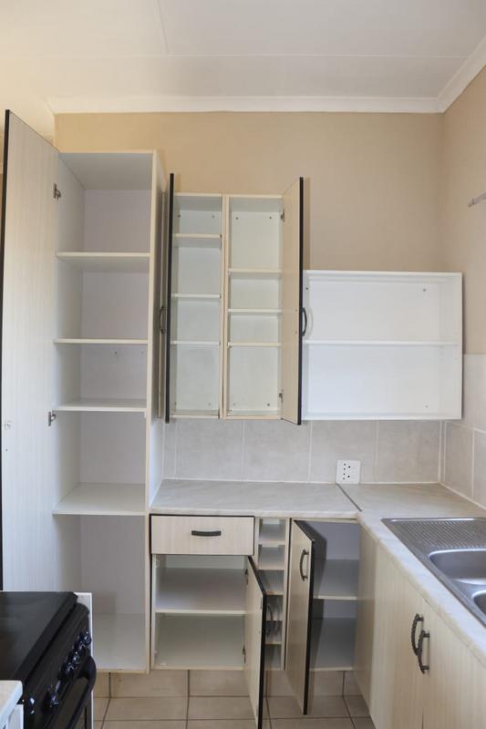2 Bedroom Property for Sale in Knopjeslaagte Gauteng