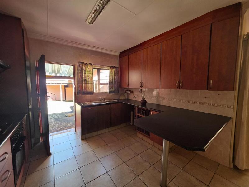 5 Bedroom Property for Sale in Farrar Park Gauteng