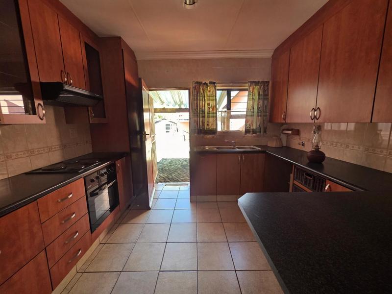 5 Bedroom Property for Sale in Farrar Park Gauteng