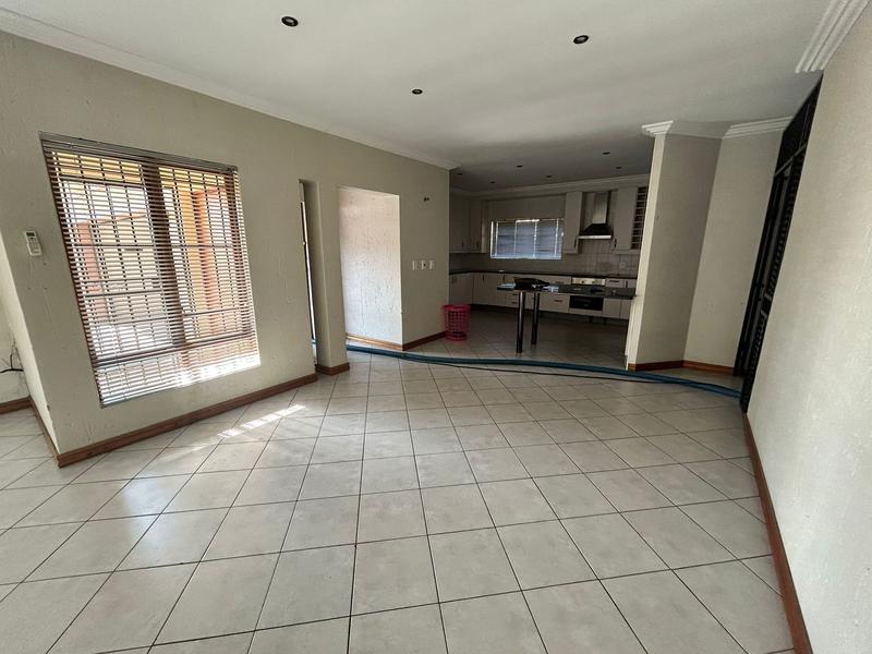 To Let 3 Bedroom Property for Rent in Sunair Park Gauteng