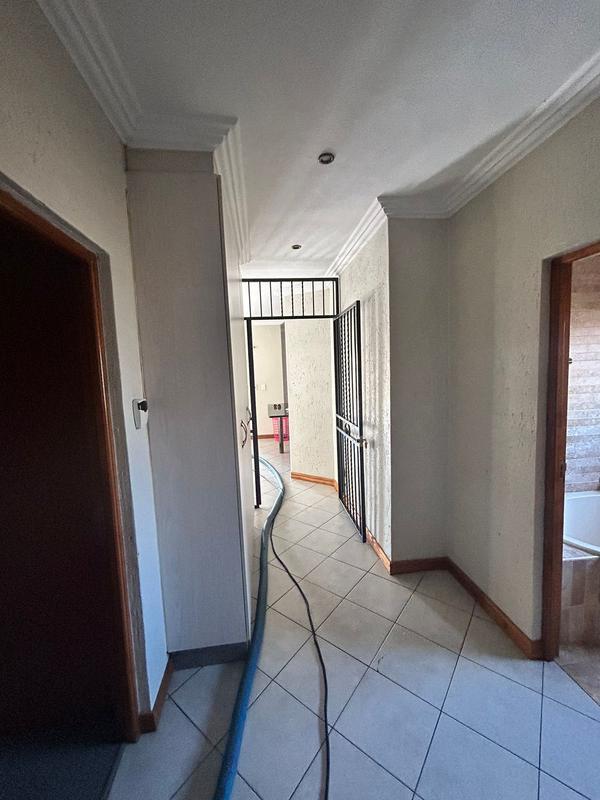 To Let 3 Bedroom Property for Rent in Sunair Park Gauteng