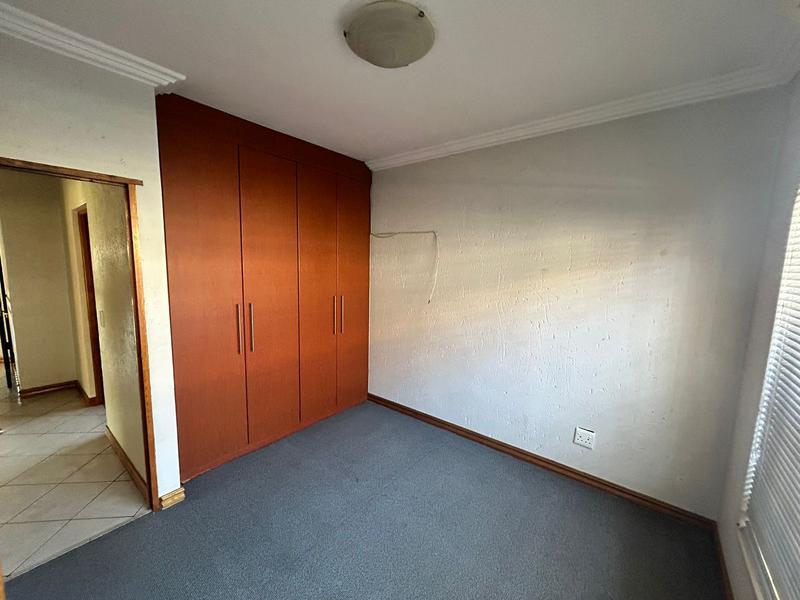 To Let 3 Bedroom Property for Rent in Sunair Park Gauteng