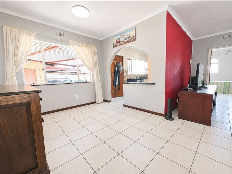 3 Bedroom Property for Sale in Brackendowns Gauteng