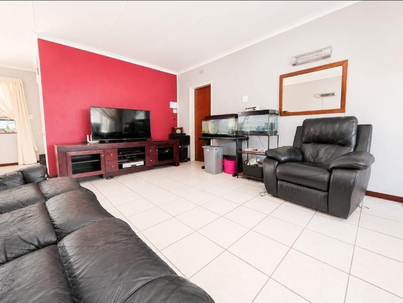 3 Bedroom Property for Sale in Brackendowns Gauteng