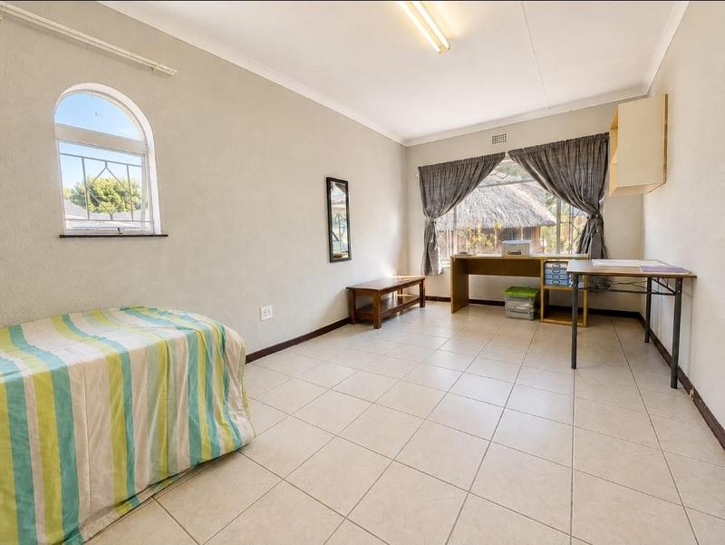 3 Bedroom Property for Sale in Brackendowns Gauteng