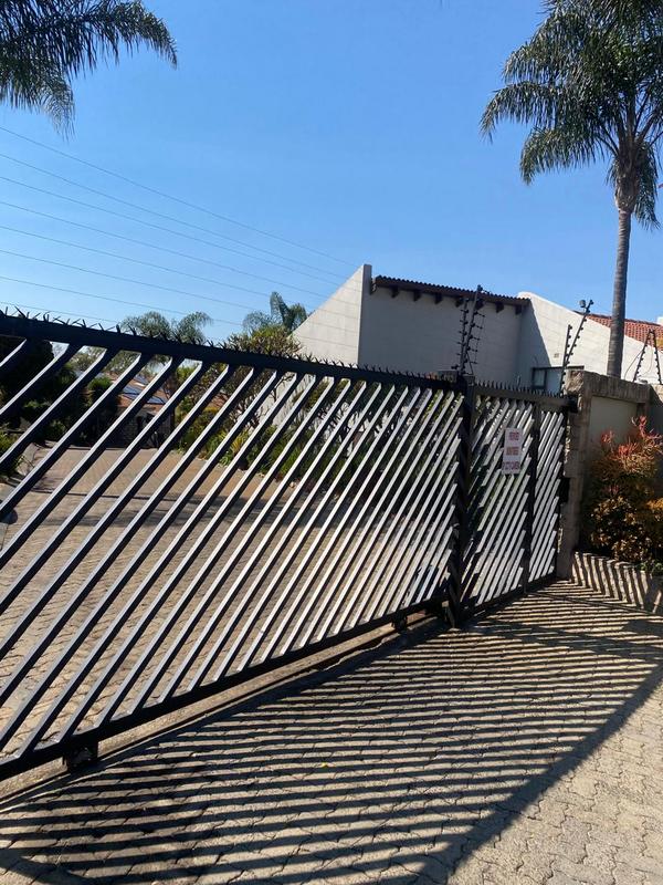 To Let 5 Bedroom Property for Rent in Bryanston Gauteng