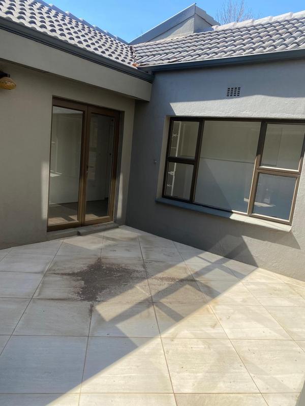 To Let 5 Bedroom Property for Rent in Bryanston Gauteng