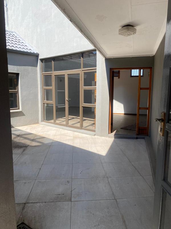 To Let 5 Bedroom Property for Rent in Bryanston Gauteng
