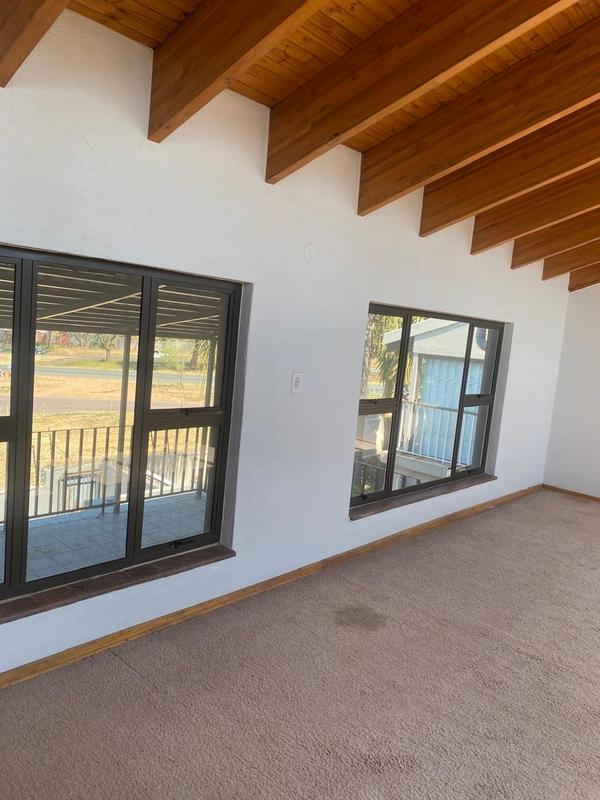 To Let 5 Bedroom Property for Rent in Bryanston Gauteng