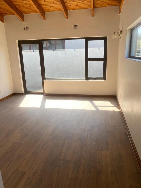 To Let 5 Bedroom Property for Rent in Bryanston Gauteng