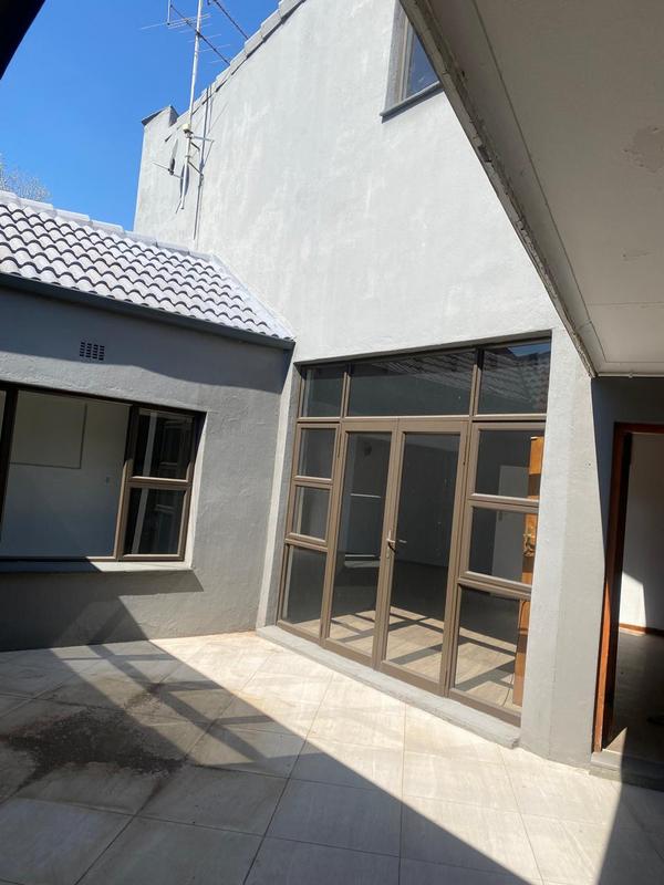 5 Bedroom Property for Sale in Bryanston Gauteng
