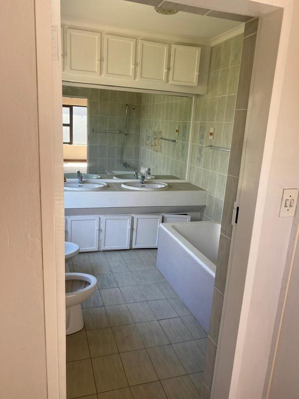 5 Bedroom Property for Sale in Bryanston Gauteng