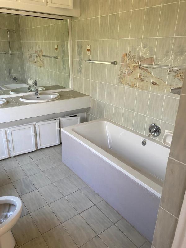 5 Bedroom Property for Sale in Bryanston Gauteng