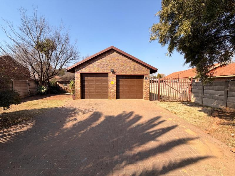 To Let 3 Bedroom Property for Rent in Golf Park Gauteng