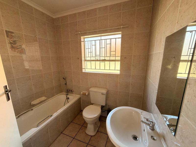 To Let 3 Bedroom Property for Rent in Golf Park Gauteng