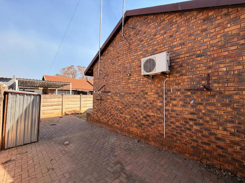To Let 3 Bedroom Property for Rent in Golf Park Gauteng