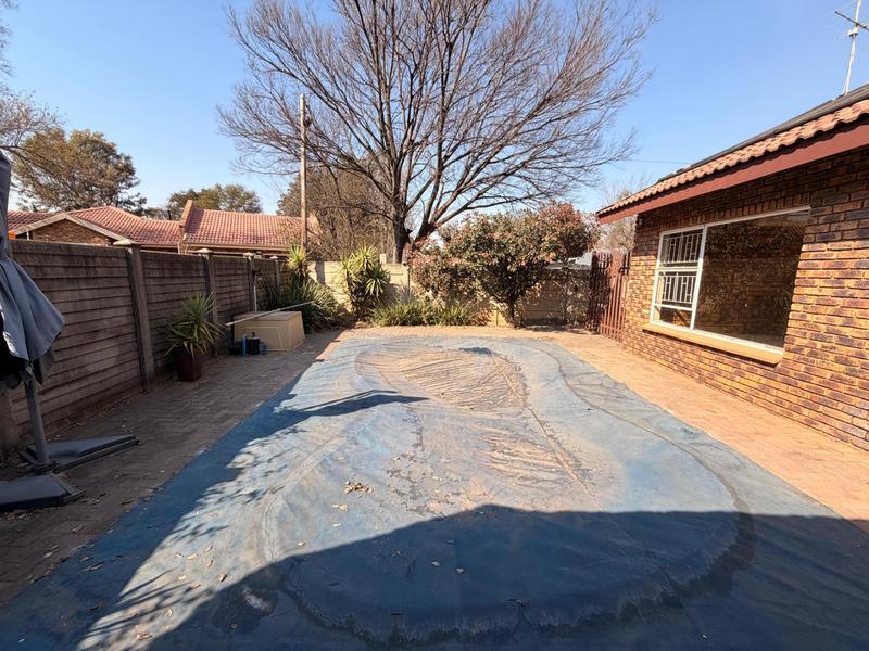 To Let 3 Bedroom Property for Rent in Golf Park Gauteng