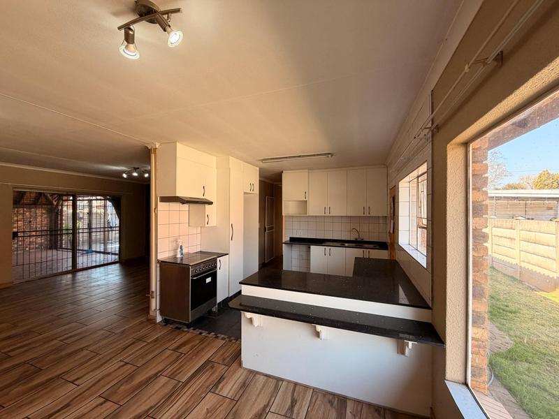 To Let 3 Bedroom Property for Rent in Golf Park Gauteng