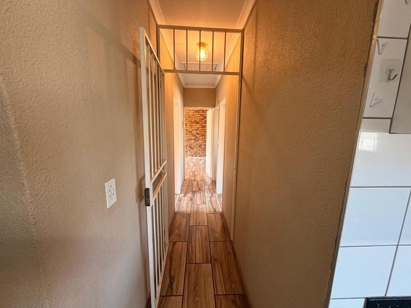 To Let 3 Bedroom Property for Rent in Golf Park Gauteng